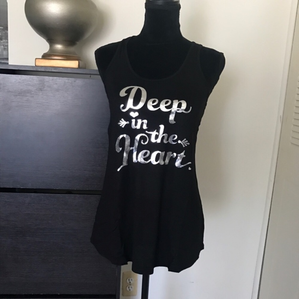 🍰Deep in the Heart" black & sliver graphic top XS - Picture 5 of 7